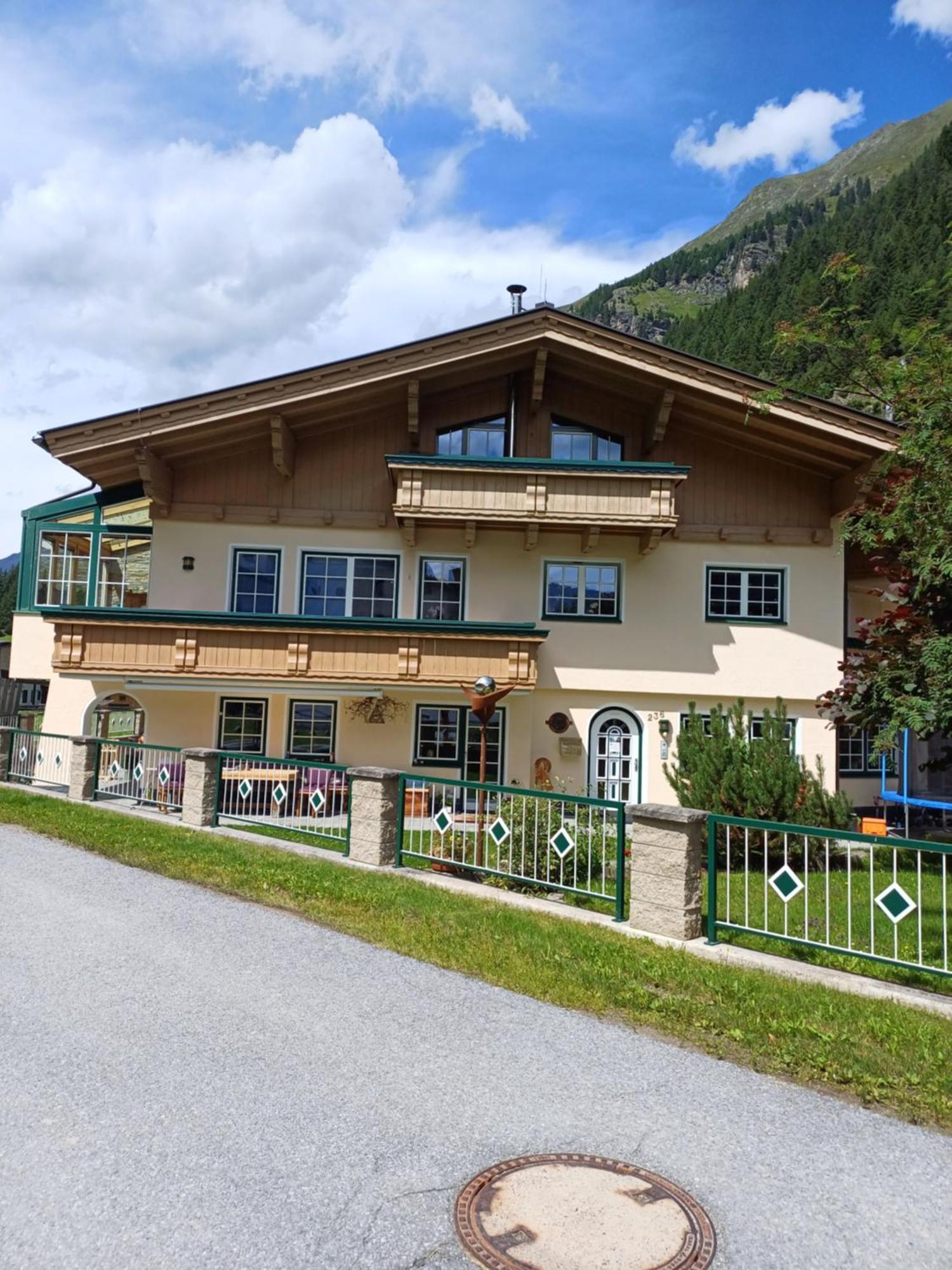 Apart Onkl Sankt Leonhard im Pitztal Bagian luar foto